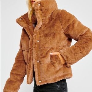 NWT Abercrombie & Fitch Mini Puffer jacket brown faux fur snap closure